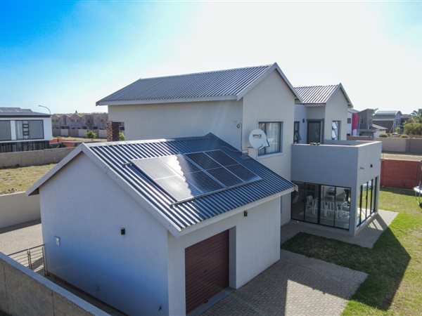 4 Bedroom House 4 Bedroom House