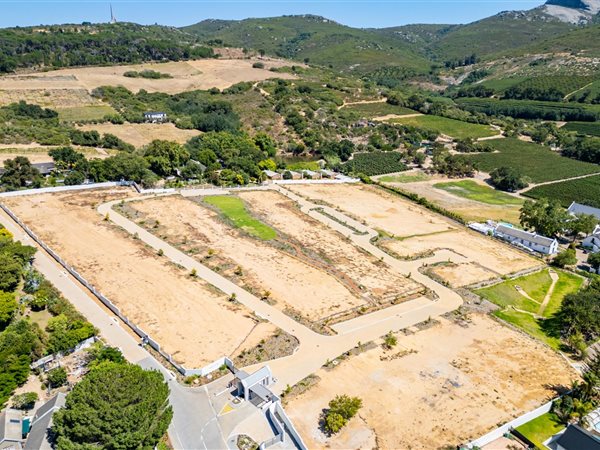 730 m² Land 730 m² Land