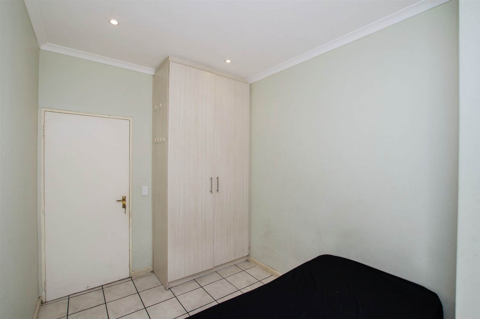 1 Bed Apartment in Stellenbosch Central photo number 9
