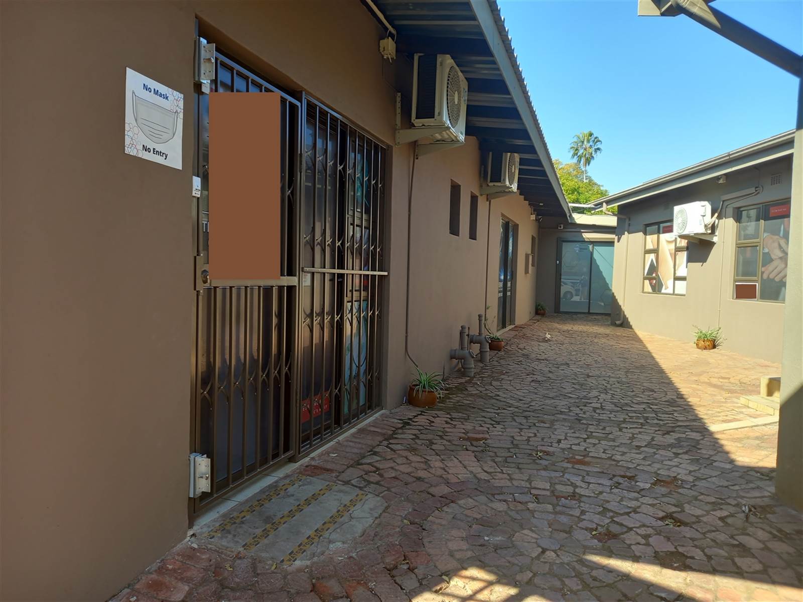 323  m² Commercial space in Rustenburg Central photo number 2