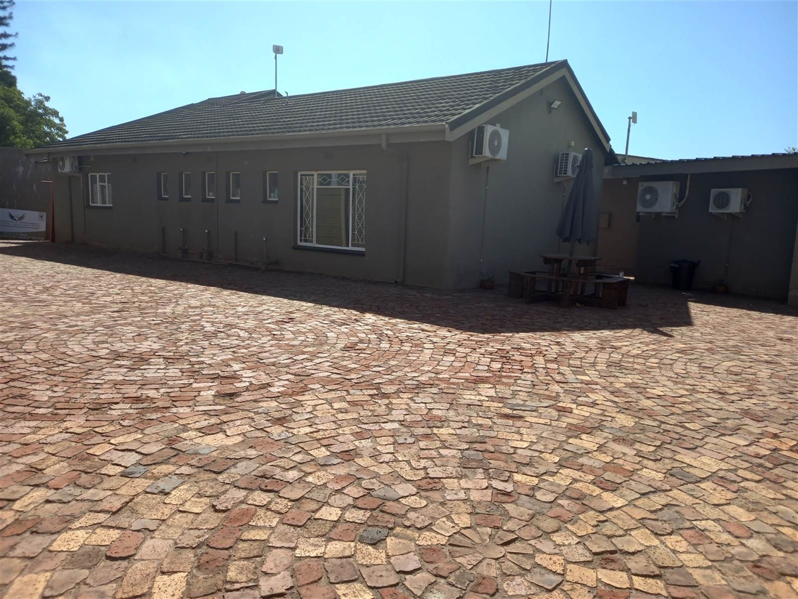 323  m² Commercial space in Rustenburg Central photo number 1