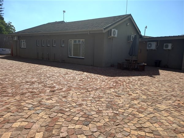 323  m² Commercial space in Rustenburg Central