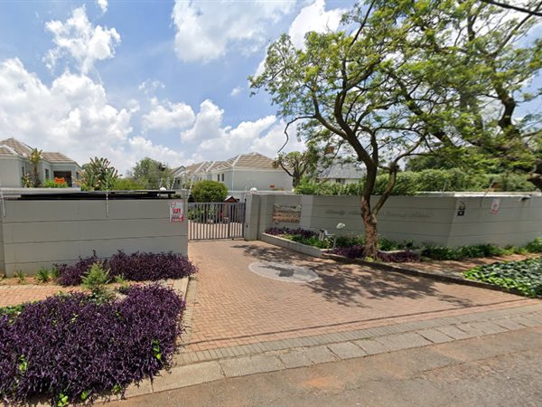 3 Bed Apartment in Greenside