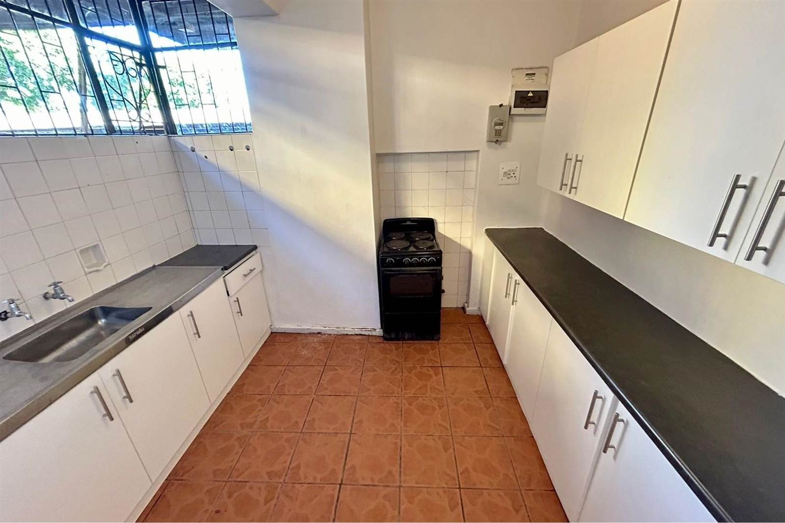 1 Bed Apartment in Parow Valley photo number 2