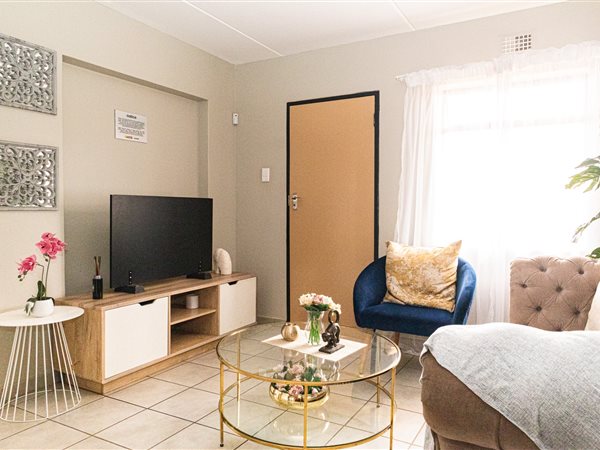 2 Bedroom House 2 Bedroom House