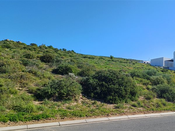 883 m² Land