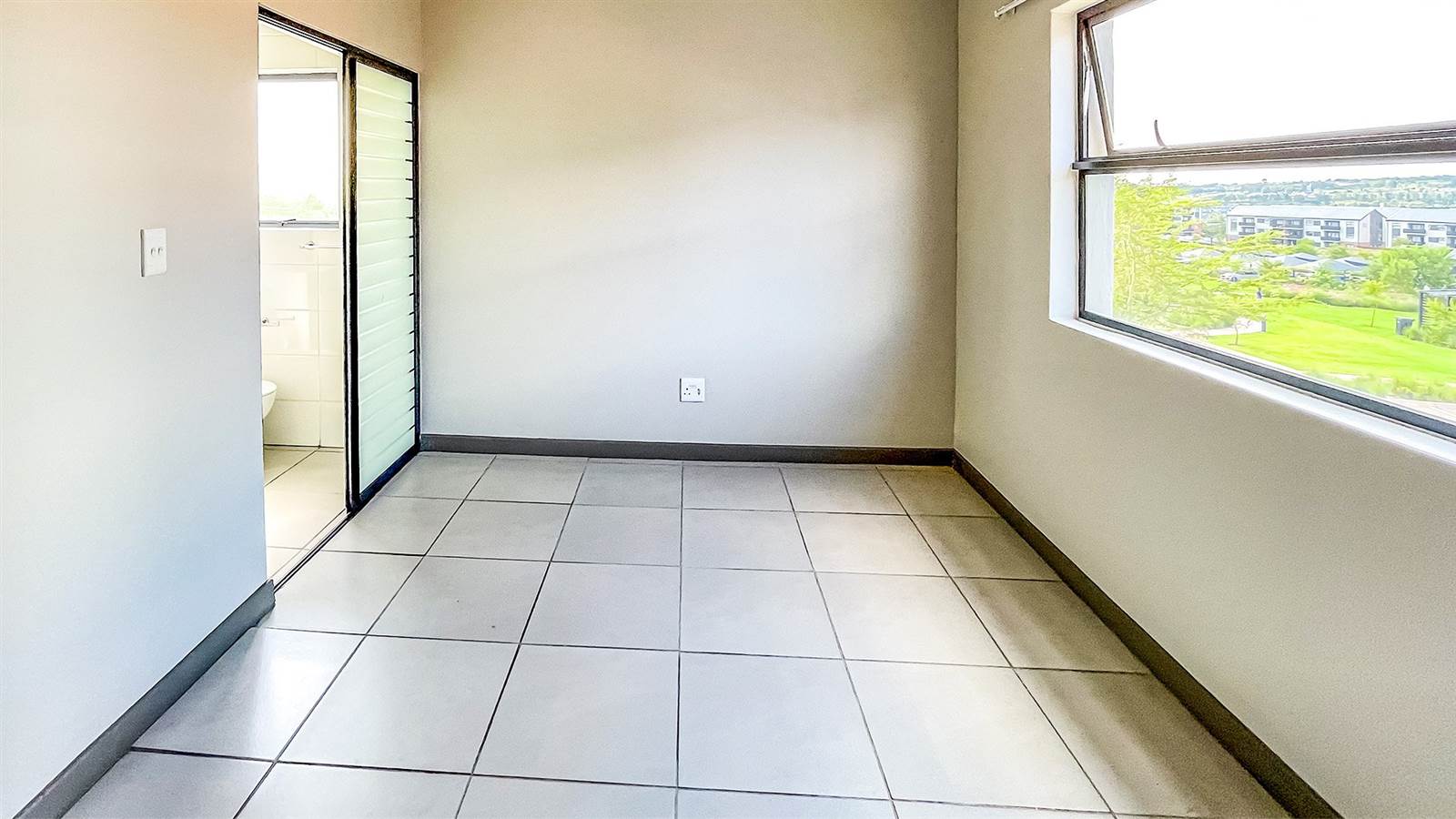 3 Bed Apartment in Kyalami photo number 7