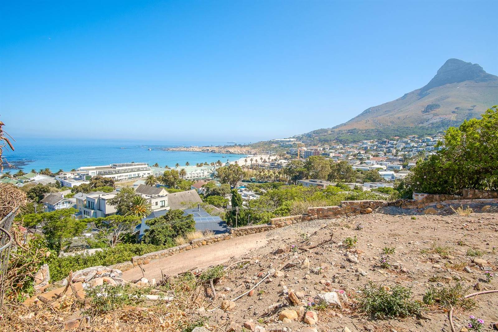 883 m² Land available in Camps Bay photo number 1