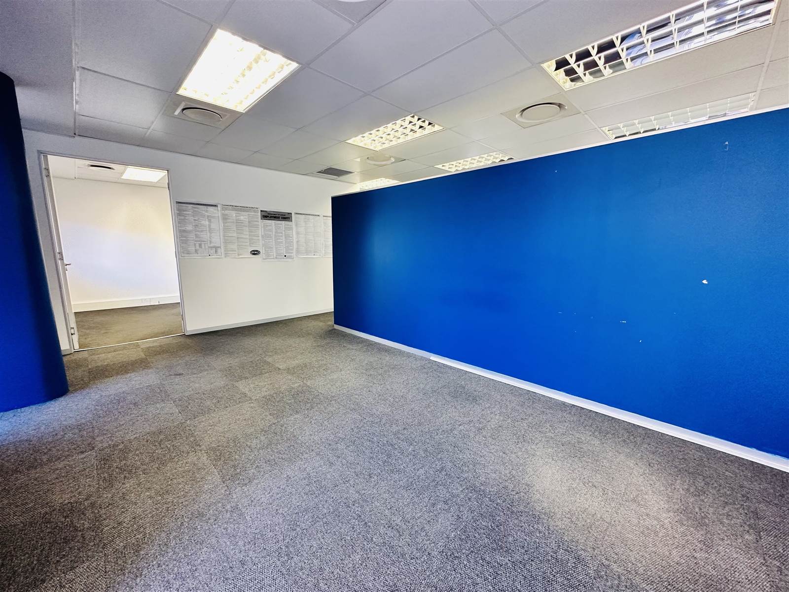 144  m² Commercial space in Somerset Park photo number 5