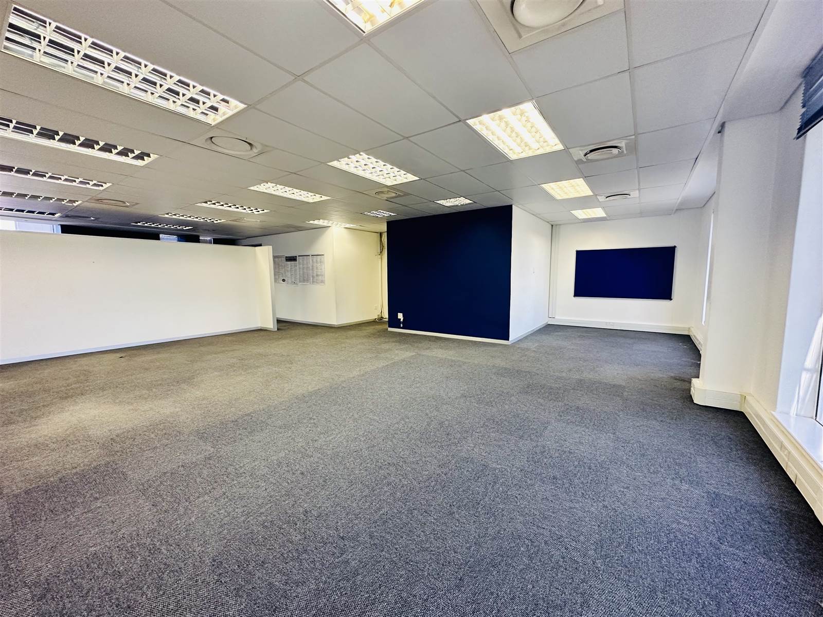 144  m² Commercial space in Somerset Park photo number 9