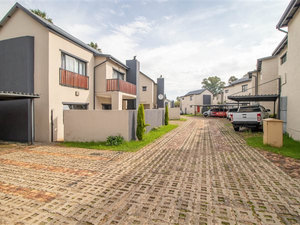 3 Bedroom Townhouse 3 Bedroom Townhouse