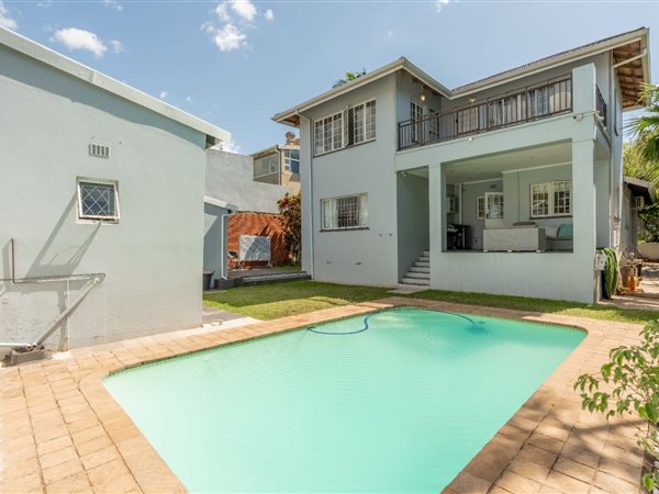 4 Bedroom House 4 Bedroom House