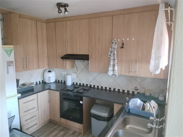 1 Bed Apartment in Hennopspark