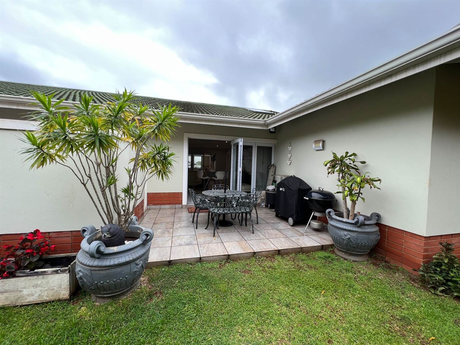4 Bed Townhouse in Mt Edgecombe photo number 1
