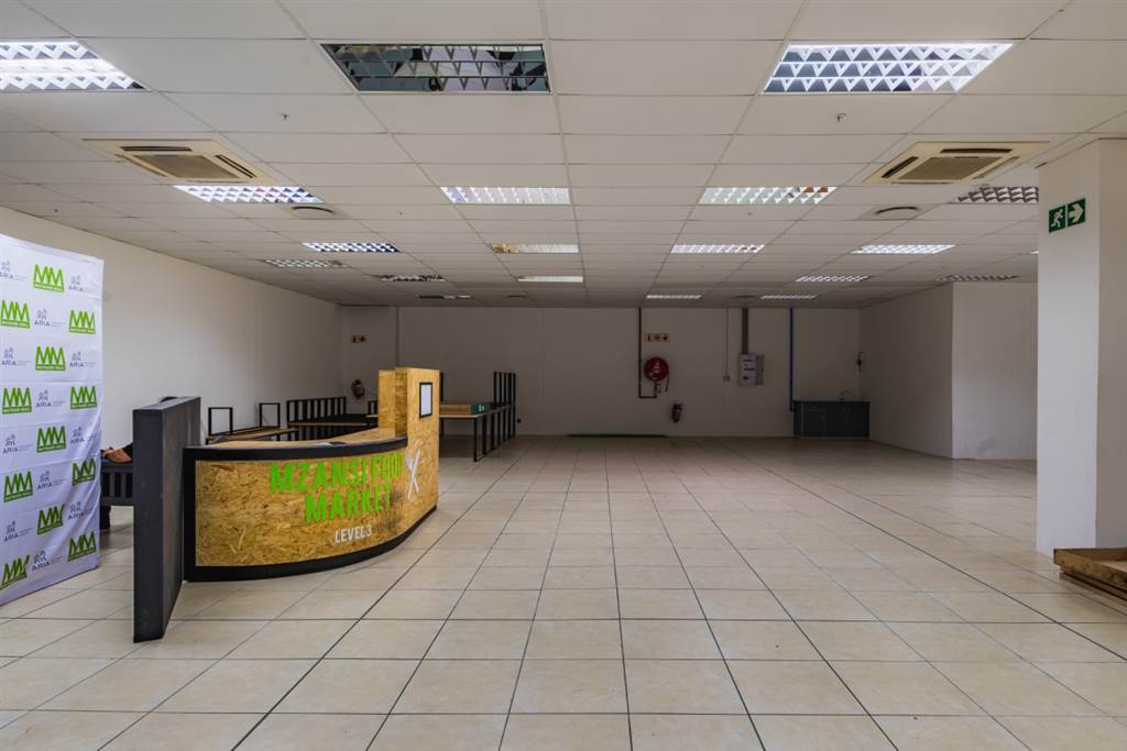 245  m² Retail Space in Wynberg photo number 4