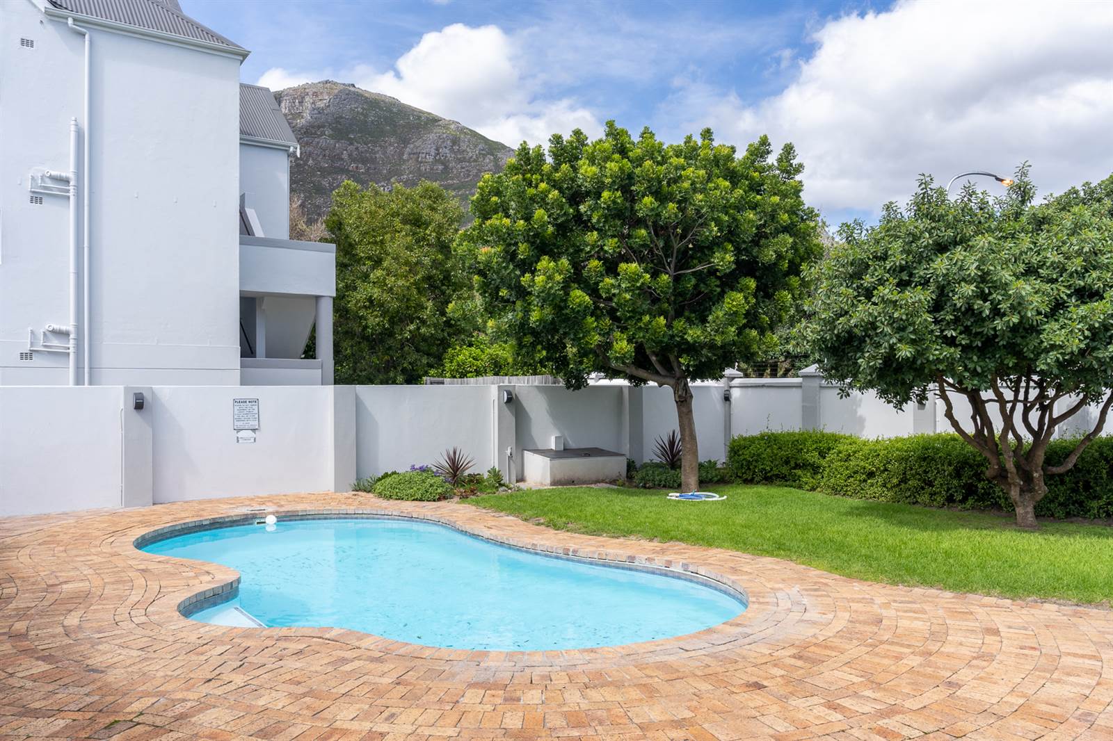 2 Bed Townhouse in Hout Bay and surrounds photo number 20