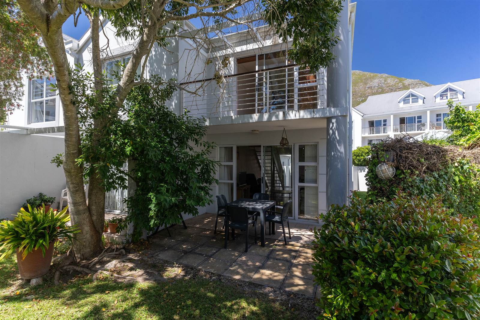 2 Bed Townhouse in Hout Bay and surrounds photo number 14