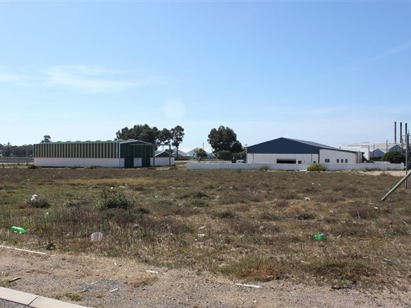 523 m² Land