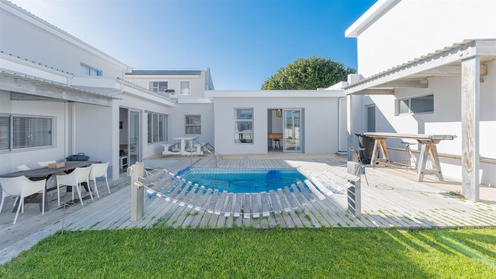 7 Bed House in Struisbaai photo number 1
