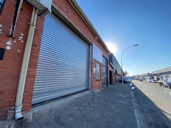 180  m² Commercial space