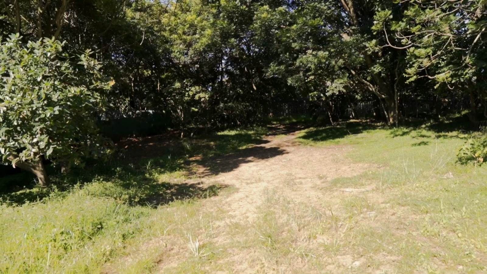 1040 m² Land available in Simbithi Estate photo number 7