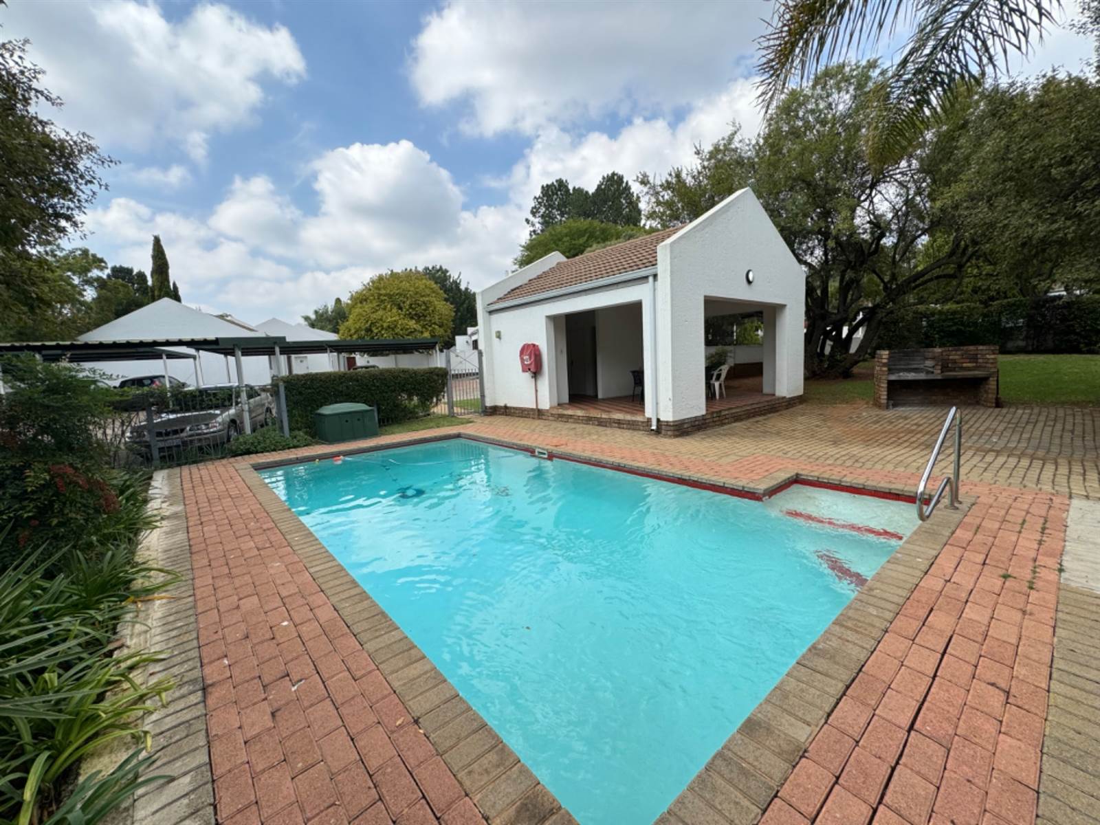 2 Bed Apartment in Lonehill photo number 17