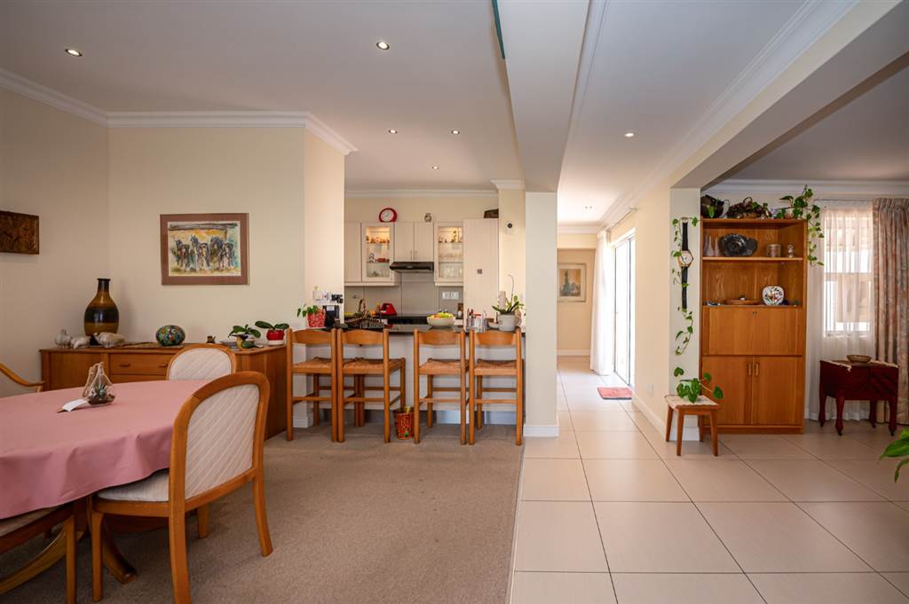 2 Bed Townhouse in Schonenberg Estate photo number 7