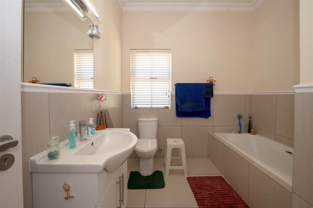 2 Bed Townhouse in Schonenberg Estate photo number 16
