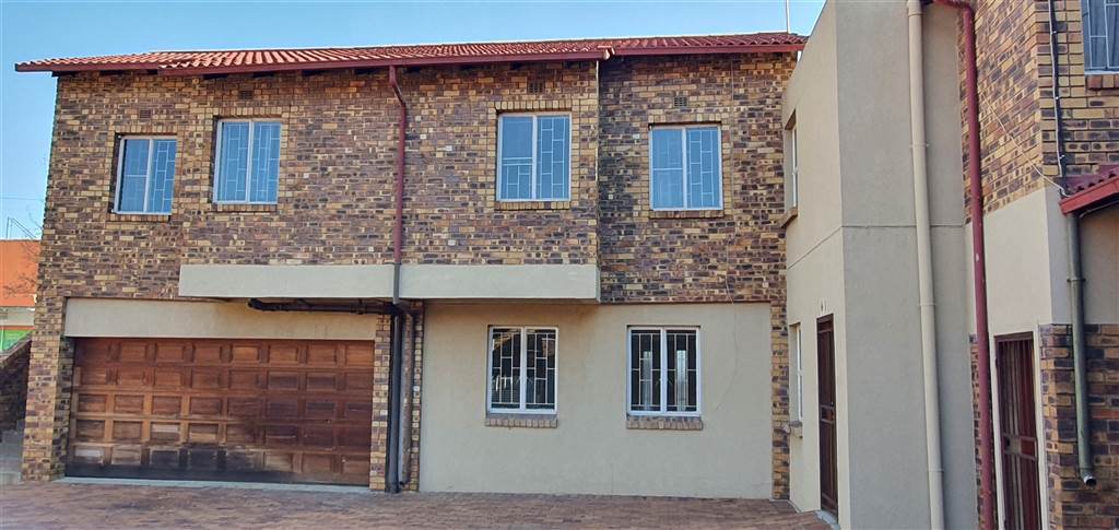 41 Bed House in Brakpan Central photo number 8