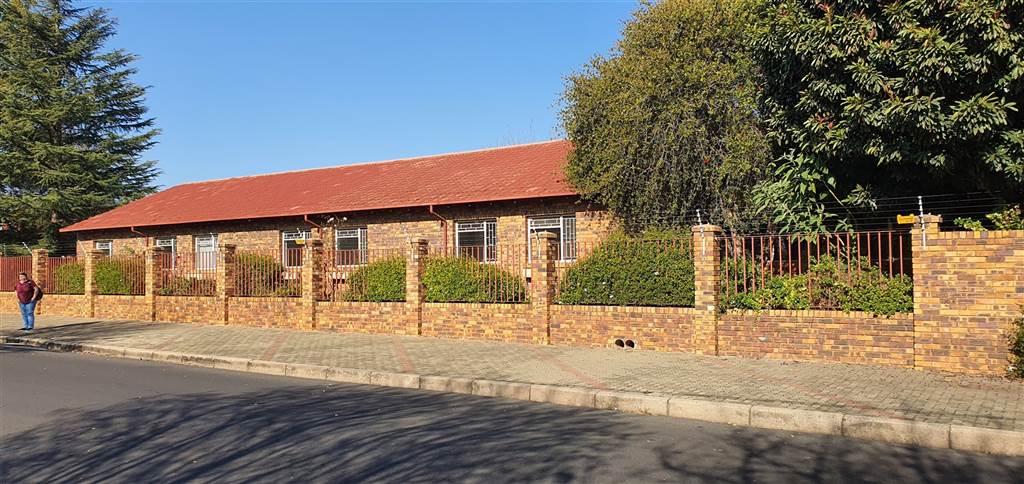 41 Bed House in Brakpan Central photo number 3