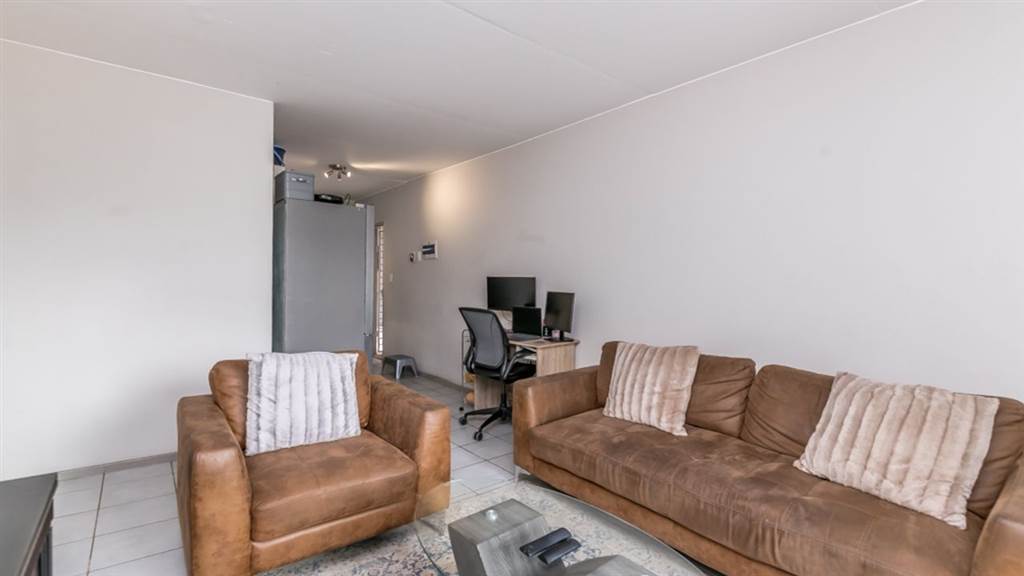 2 Bed Apartment in Lyttelton AH photo number 8