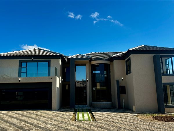 6 Bedroom House 6 Bedroom House