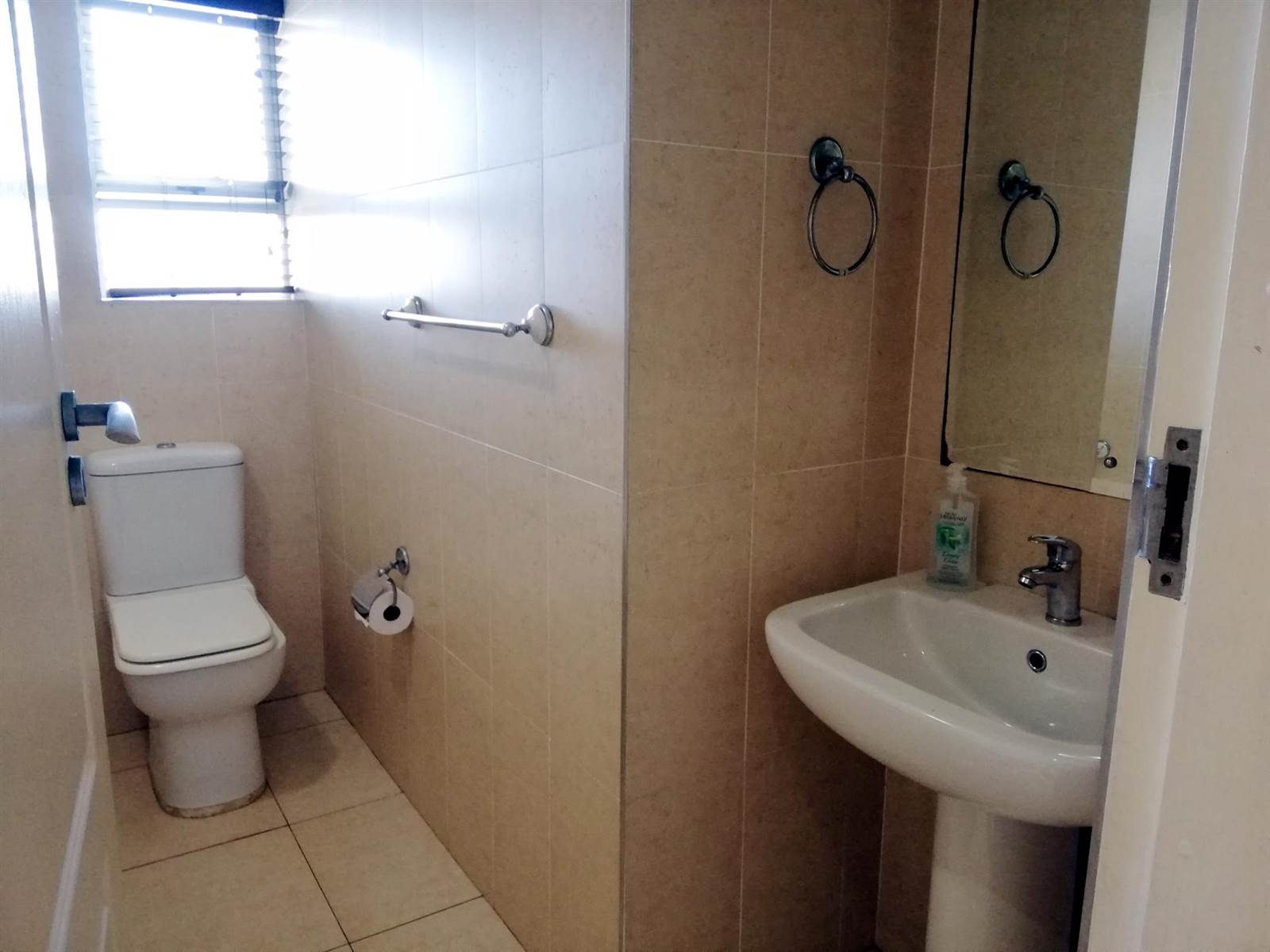 3 Bed Apartment in Port Shepstone photo number 18