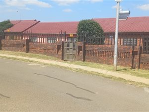 4 Bed House in Lenasia South