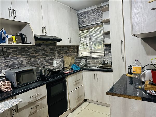 2 Bedroom Simplex 2 Bedroom Simplex