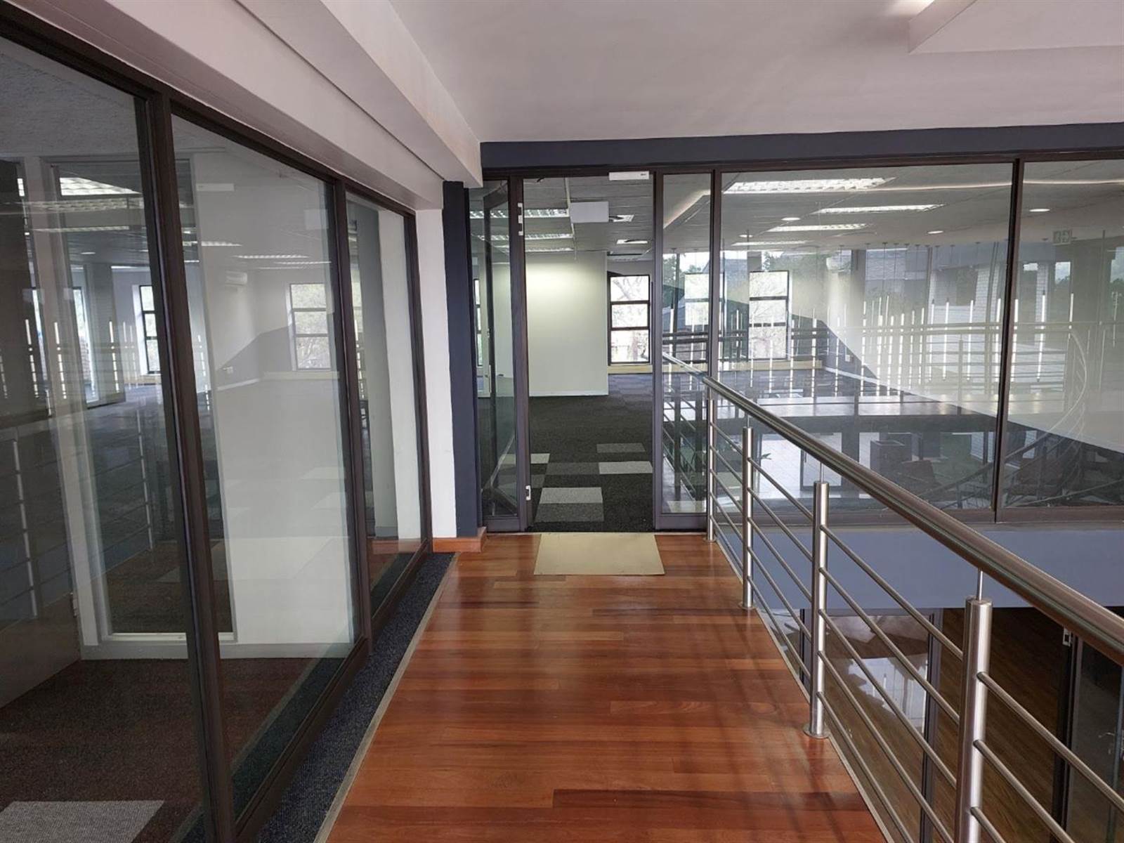 292  m² Commercial space in Hurlingham photo number 3