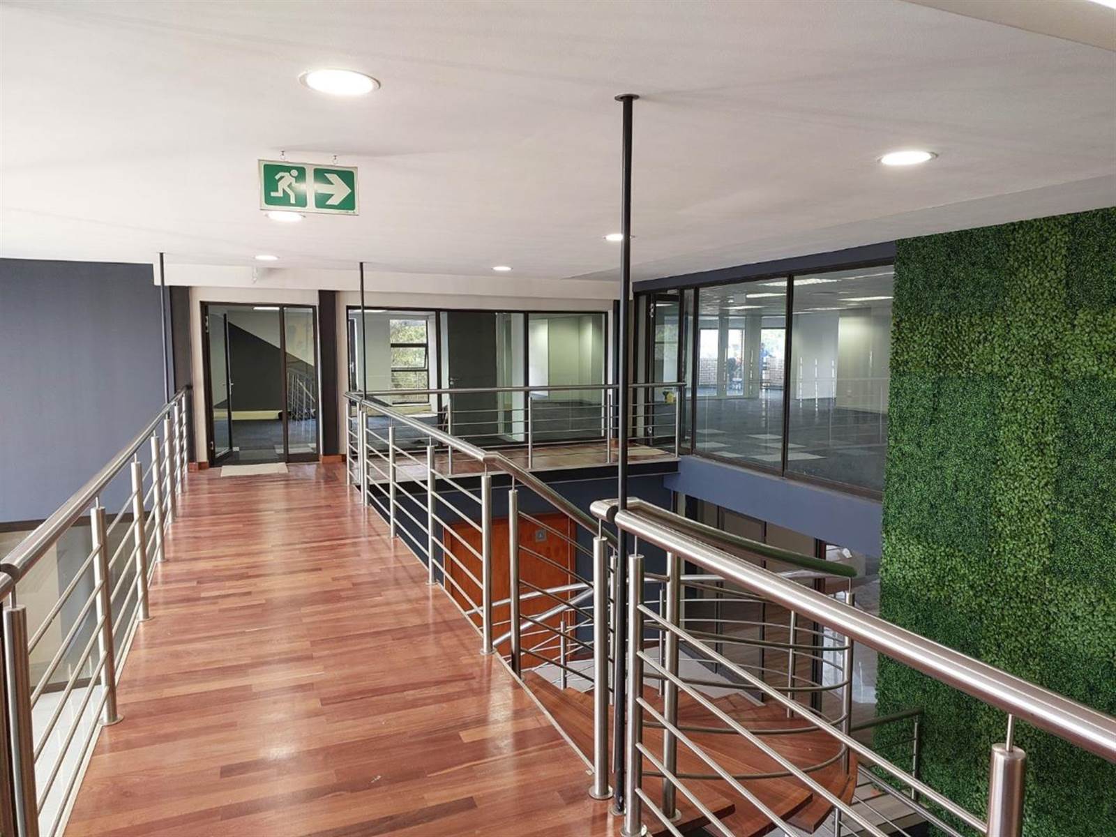 292  m² Commercial space in Hurlingham photo number 2