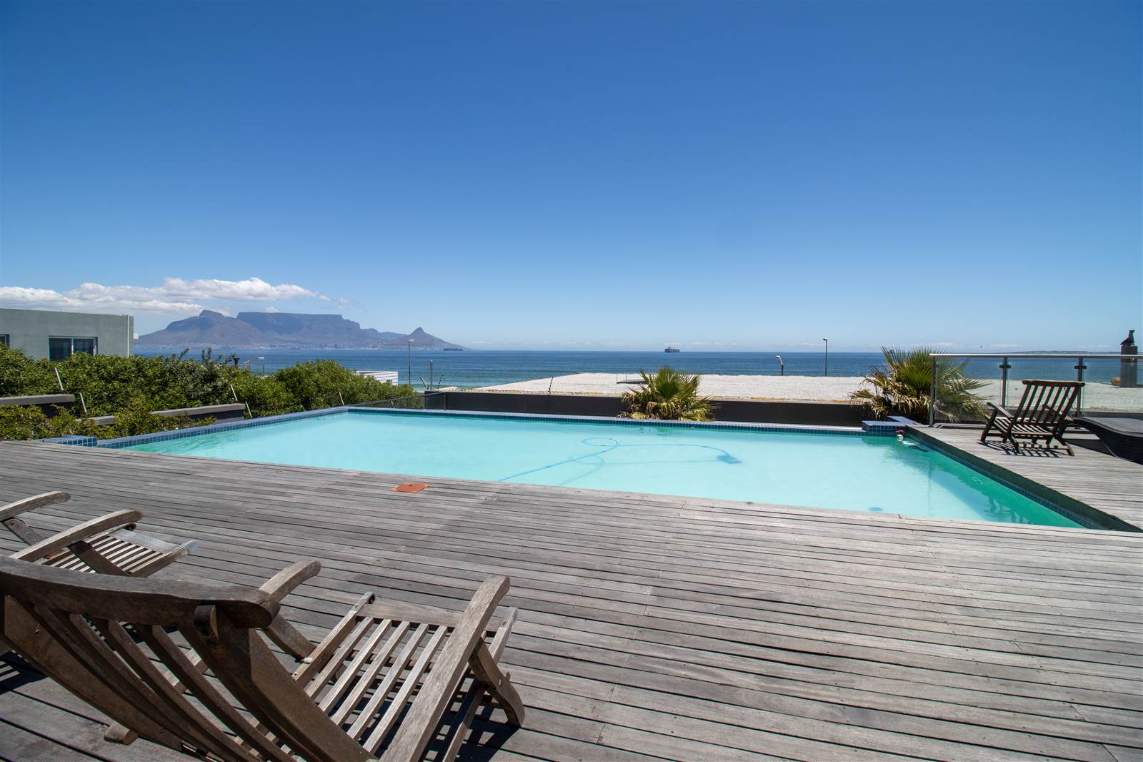 2 Bed Apartment in Bloubergstrand photo number 20