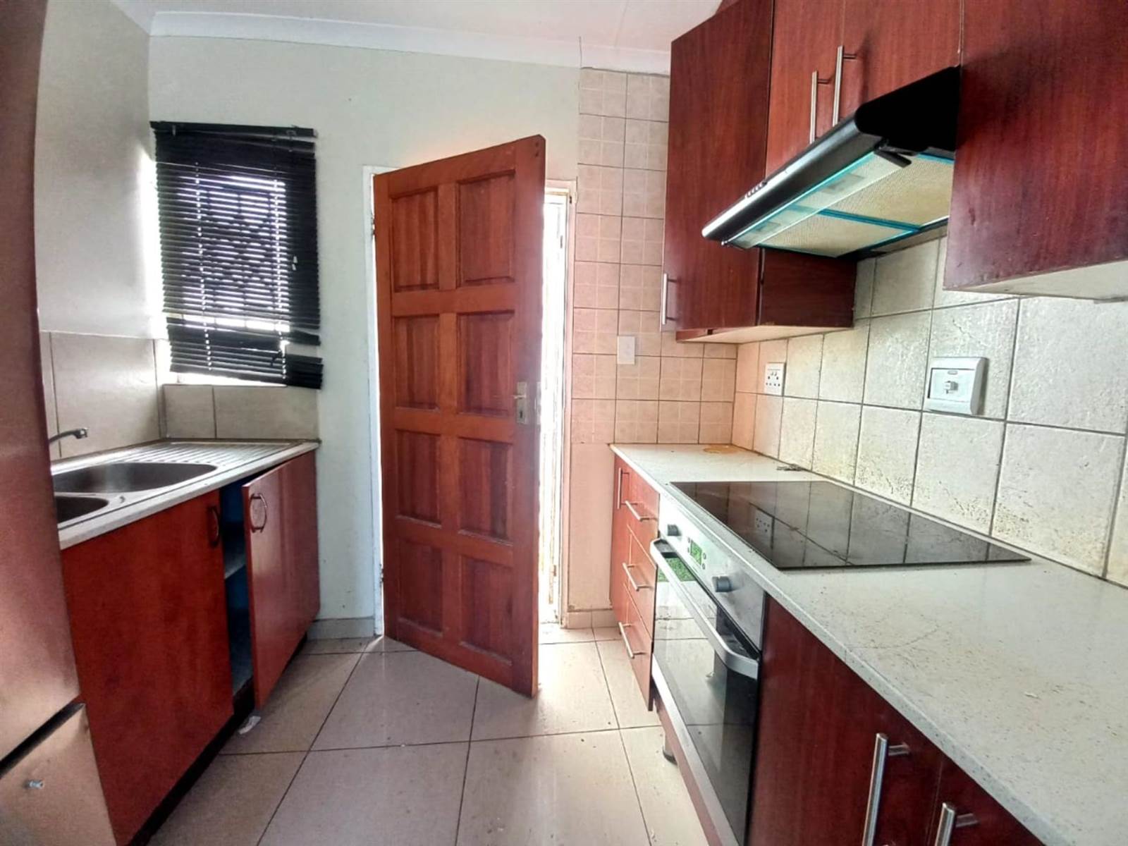 2 Bed House in Polokwane Central photo number 3