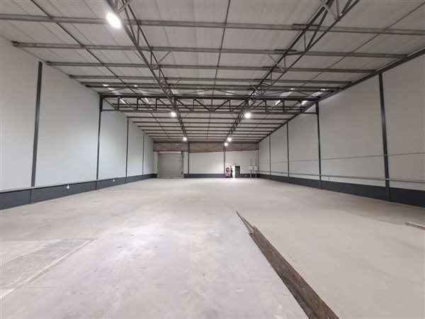 589  m² Industrial space