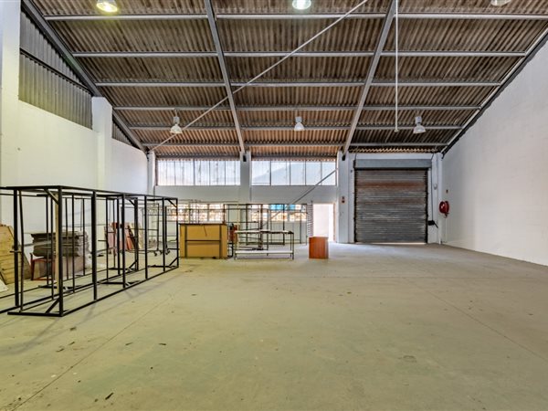 270  m² Industrial space in Primrose Park
