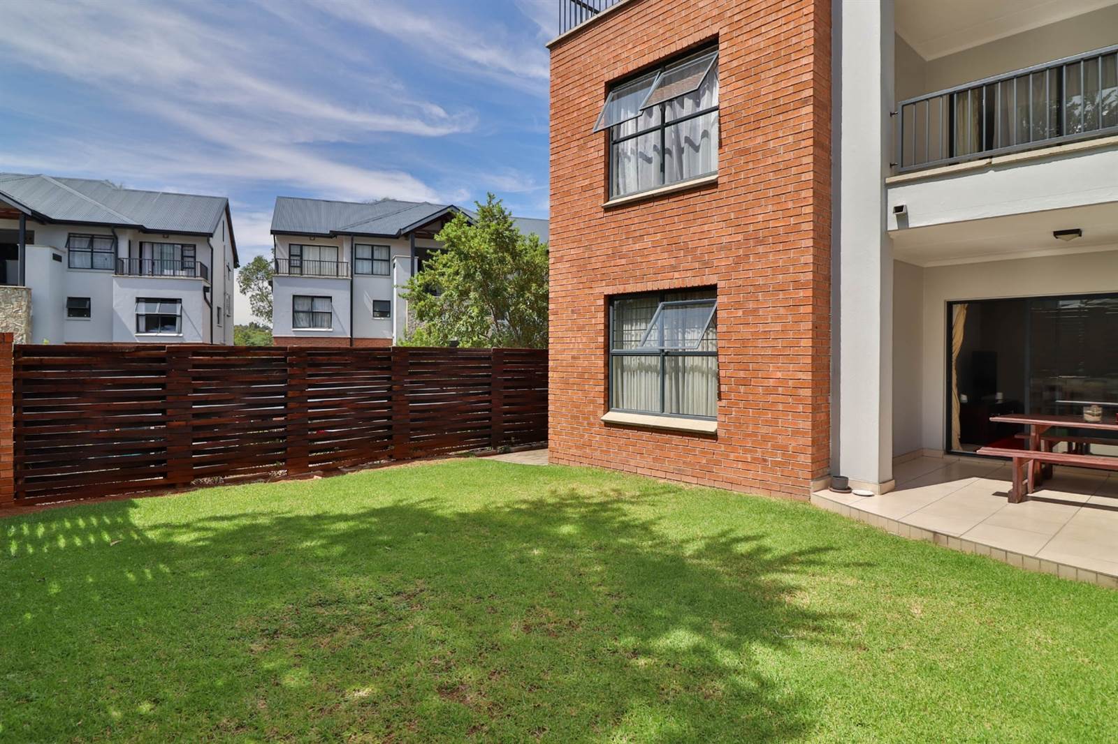 3 Bed Apartment in Olivedale photo number 3