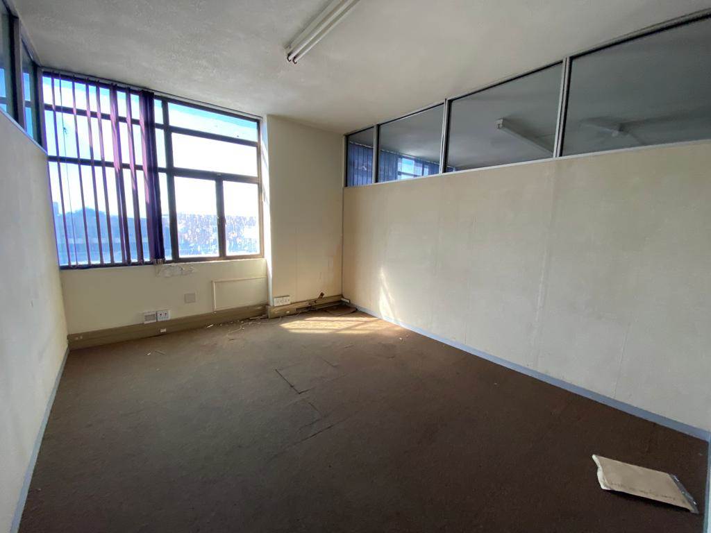 500  m² Commercial space in Witbank Central photo number 2