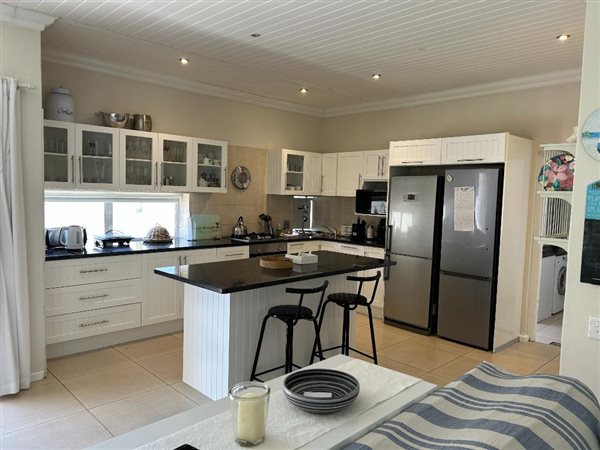 4 Bedroom House 4 Bedroom House