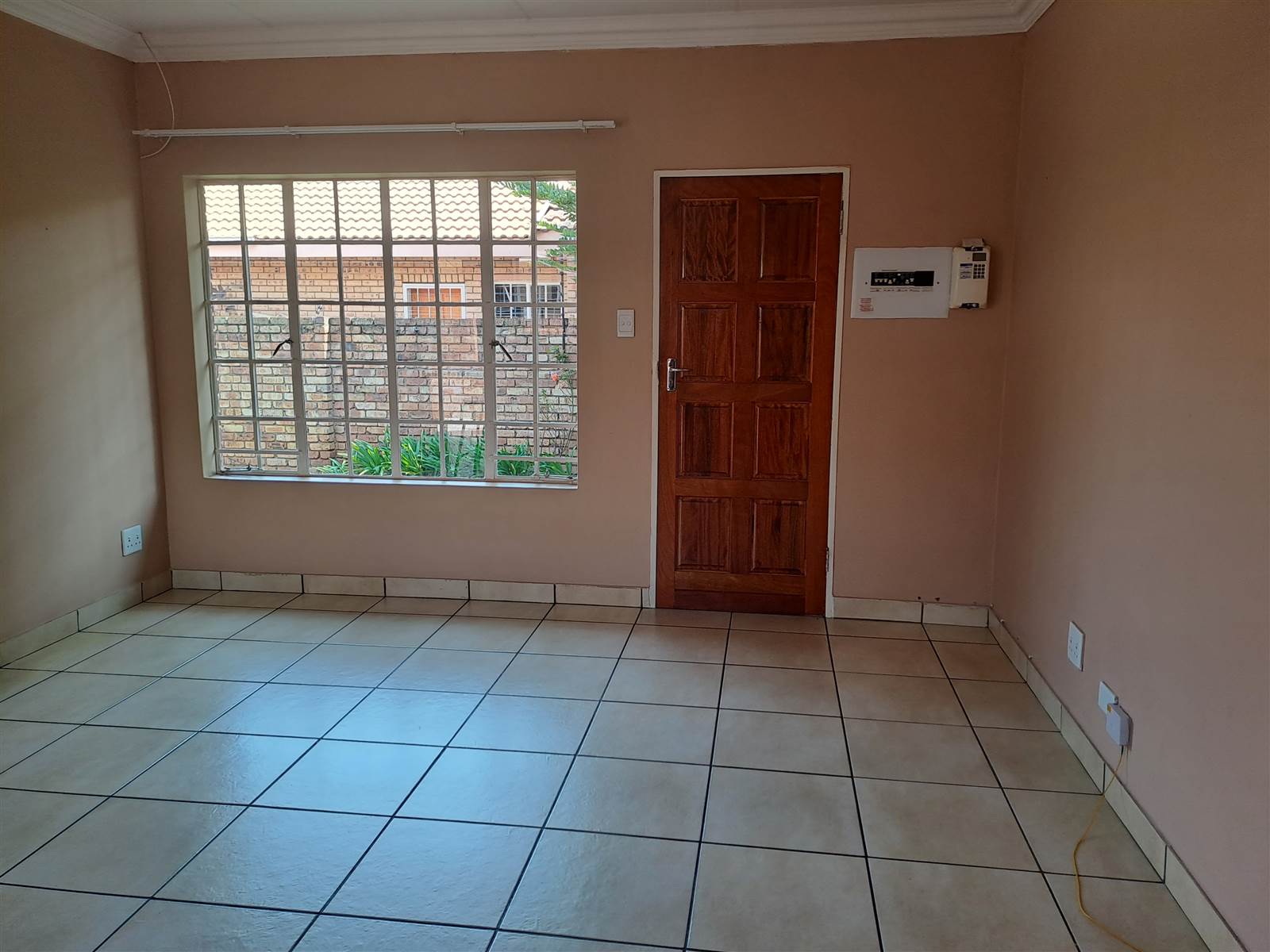 1 Bed Townhouse in Middelburg South photo number 3