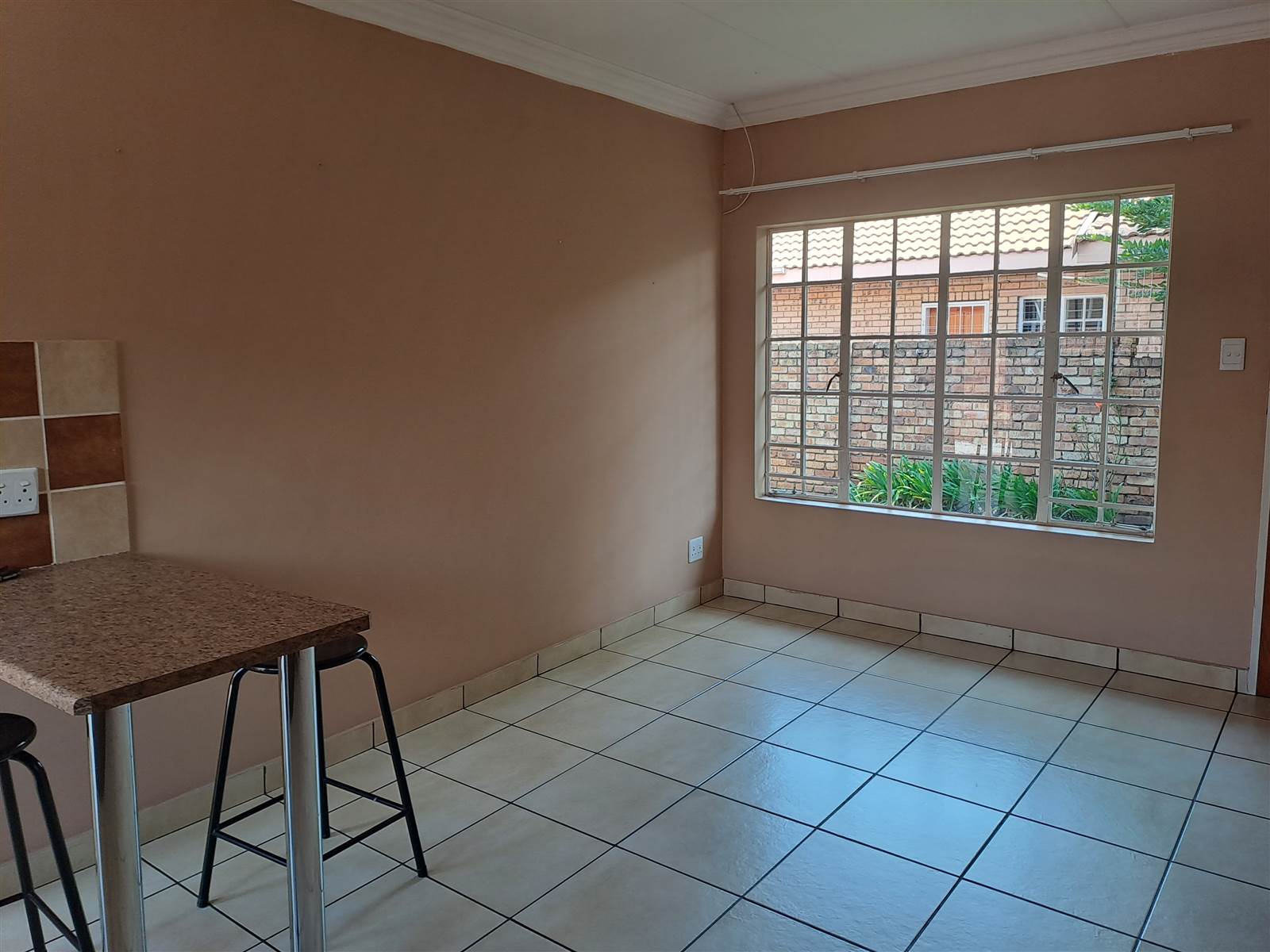 1 Bed Townhouse in Middelburg South photo number 4