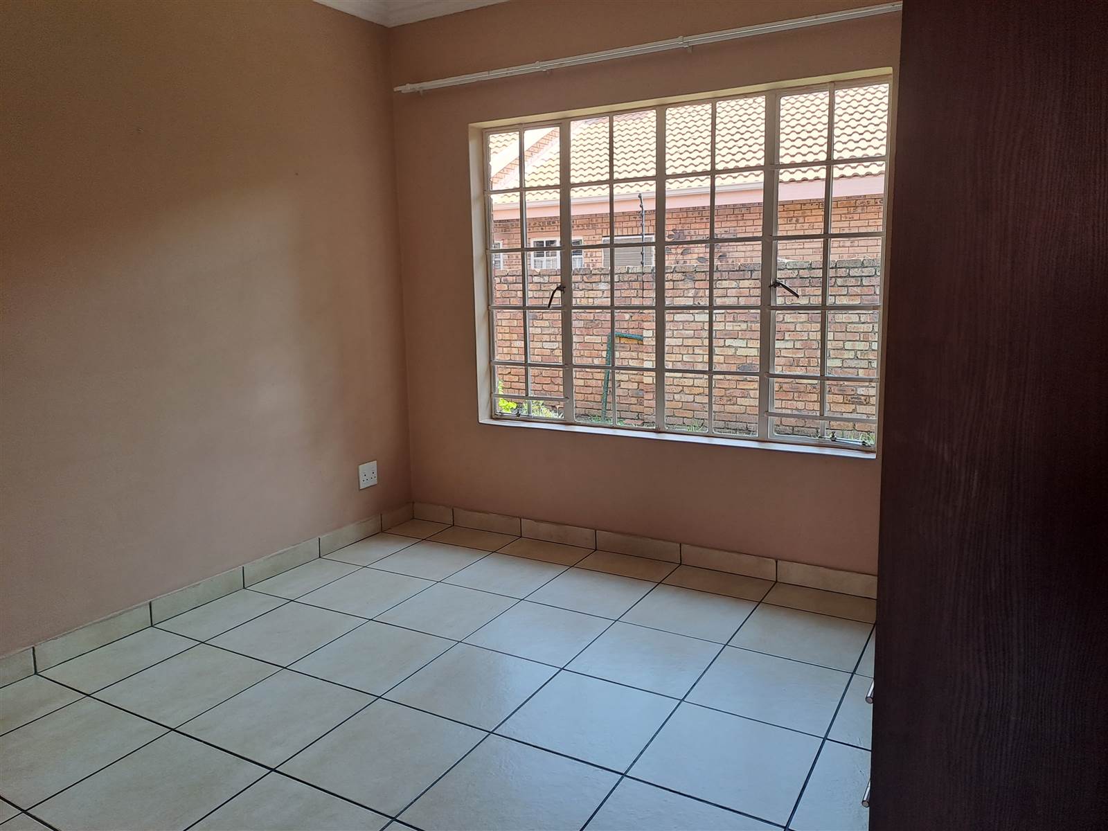 1 Bed Townhouse in Middelburg South photo number 9