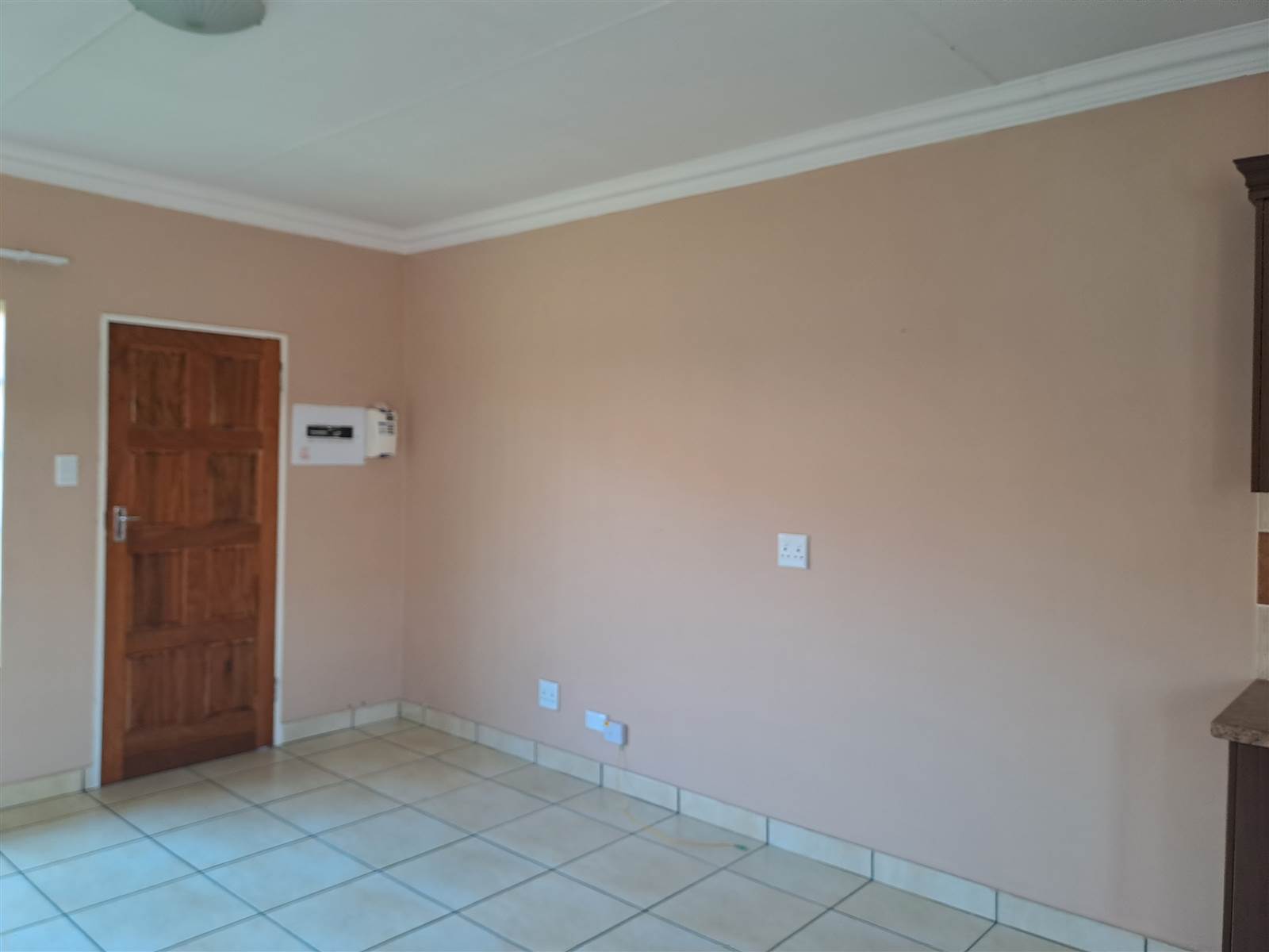 1 Bed Townhouse in Middelburg South photo number 2
