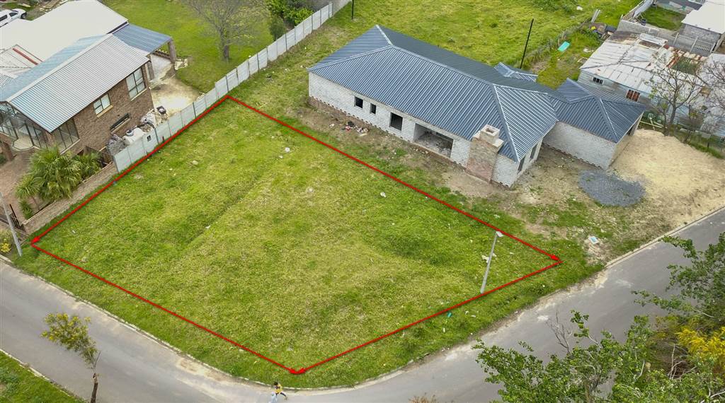 582 m² Land available in Sir Lowrys Pass photo number 1
