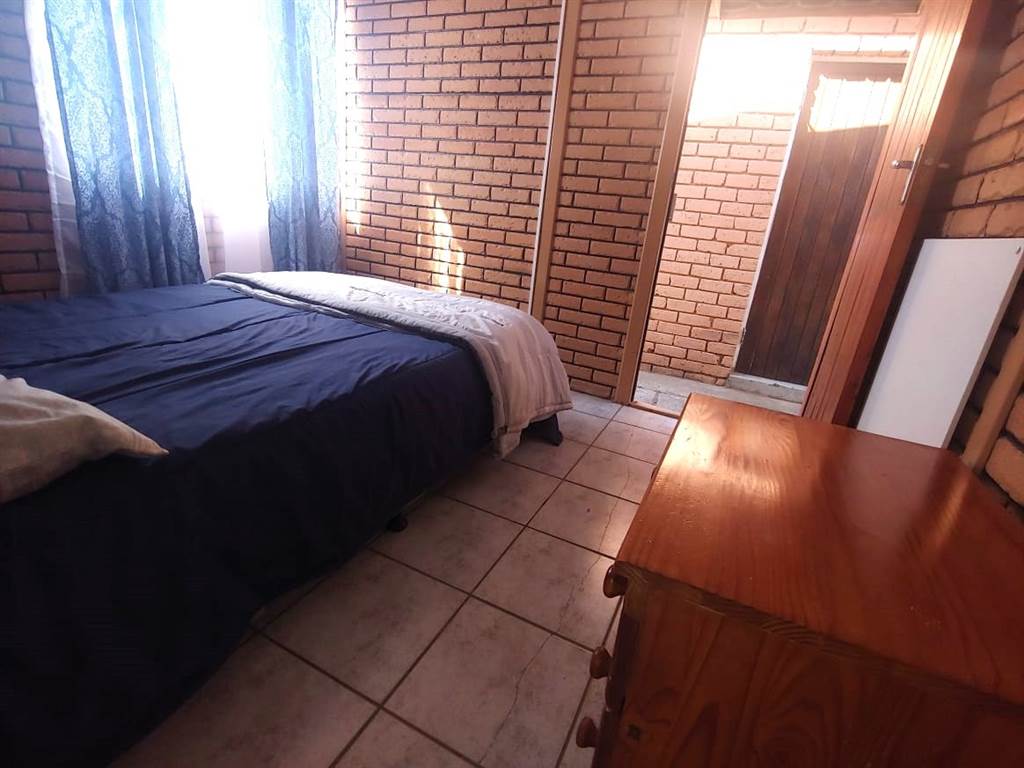 4 Bed House in Vaal Marina photo number 11